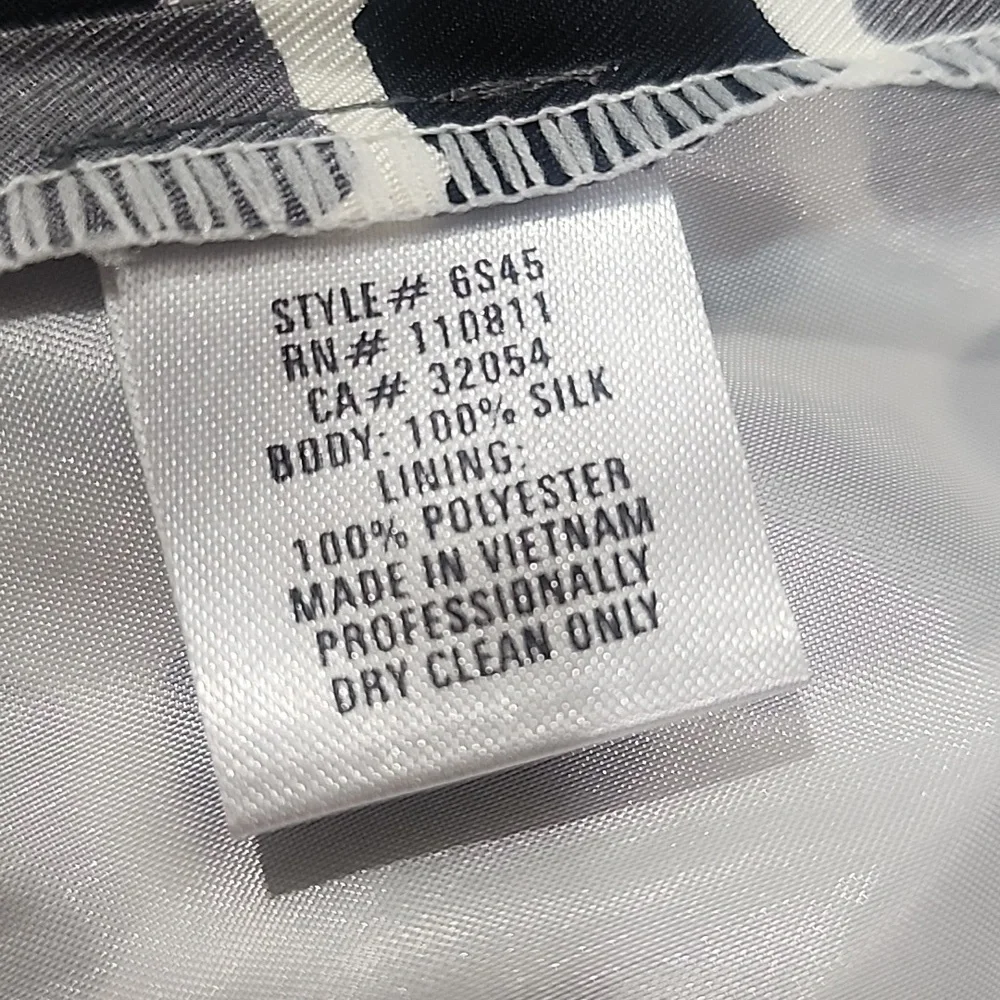 Anthropologie Yoana Baraschi 100% Silk Black and Gray Skirt. 4 - Picture 10 of 10